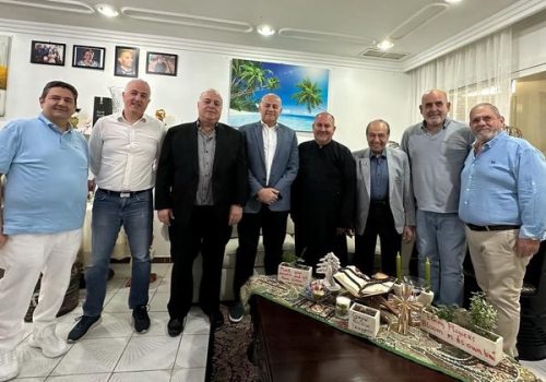 قدم اعضاء المجلس التنفيذي بمجلس الاعمال اللبناني في الكويت التهنئة بمناسبة عيد الفصح المجيد للارشمندريت بطرس غريب