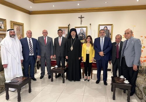 قدم سعادة القائم بأعمال السفارة اللبنانية السيد/ أحمد عرفة وسعادة قنصل لبنان ميا العضم وأعضاء المجلس التنفيذي بمجلس الاعمال اللبناني في الكويت التهنئة بمناسبة عيد الفصح المجيد لميتروبوليت بغداد والكويت وتوابعهما للروم الارثوذكس المطران غطاس هزيم.
